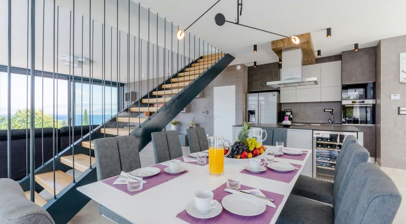 Photo of The Island Artist