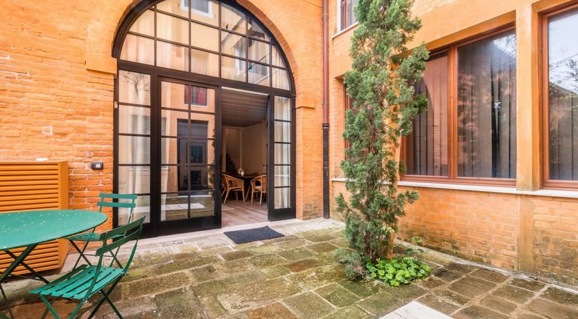 Photo of Venetian Wisteria