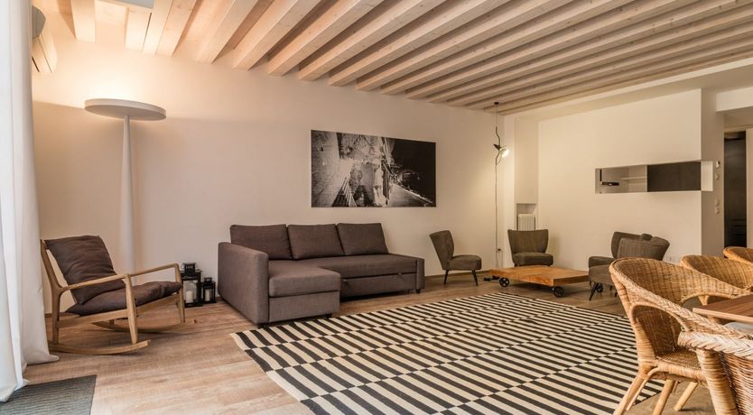 Photo of Venetian Wisteria