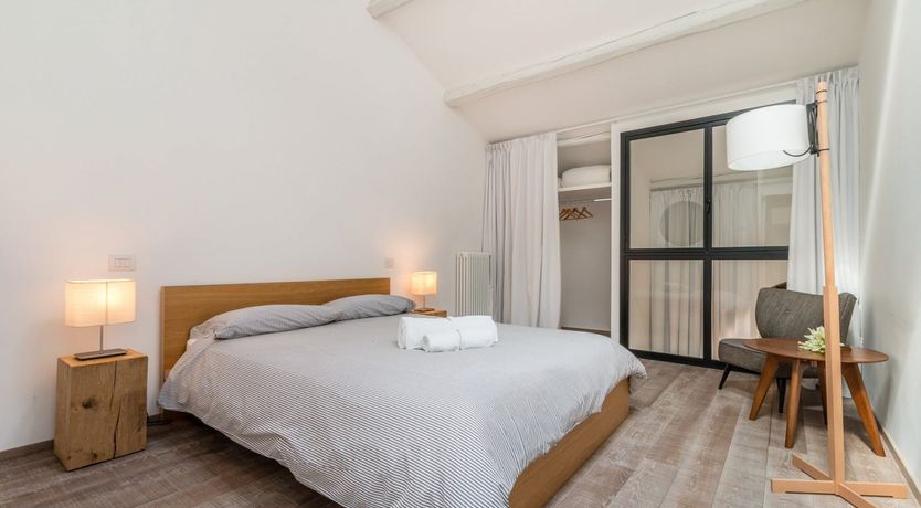 Photo of Venetian Wisteria