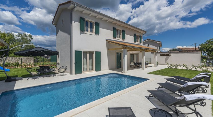 Photo of Bubbles on the Waves