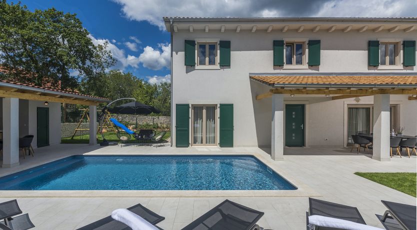 Photo of Bubbles on the Waves