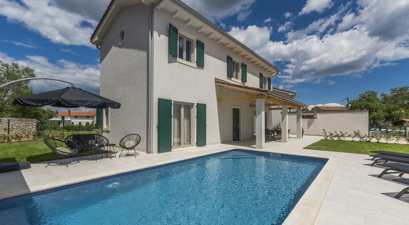 Photo of Bubbles on the Waves