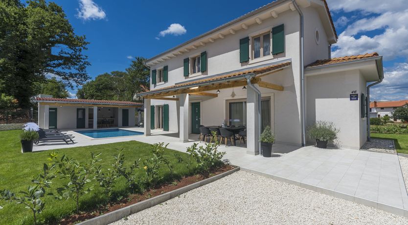 Photo of Bubbles on the Waves