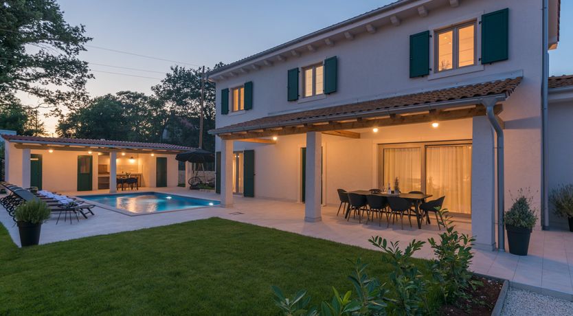 Photo of Bubbles on the Waves