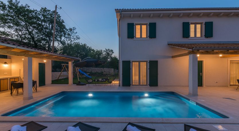 Photo of Bubbles on the Waves