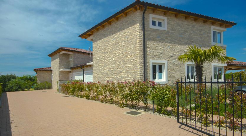 Photo of A Glance from the Peak