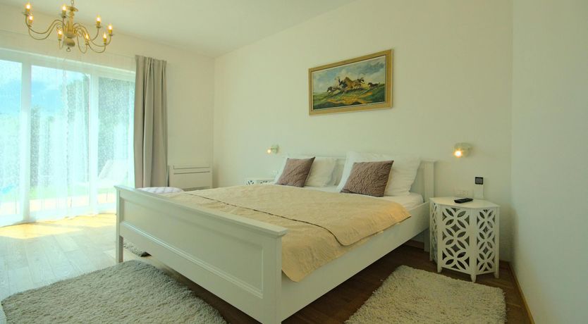 Photo of A Glance from the Peak