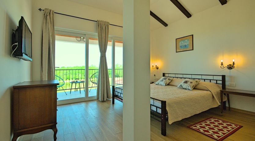 Photo of A Glance from the Peak