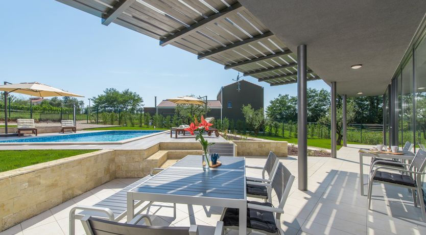 Photo of The Green Star