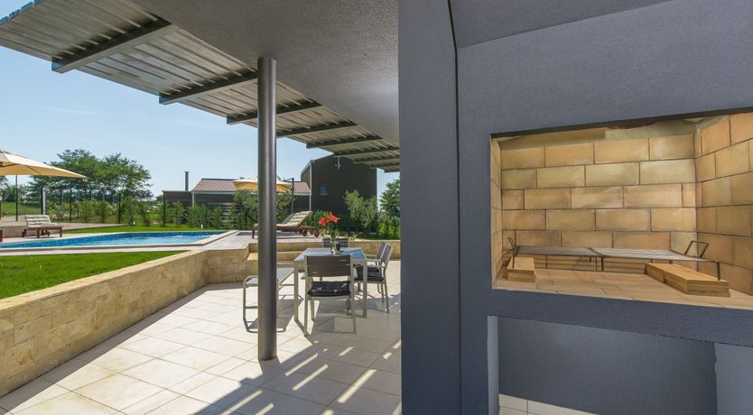 Photo of The Green Star