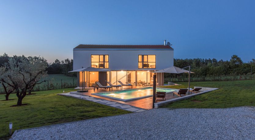 Photo of The Green Star