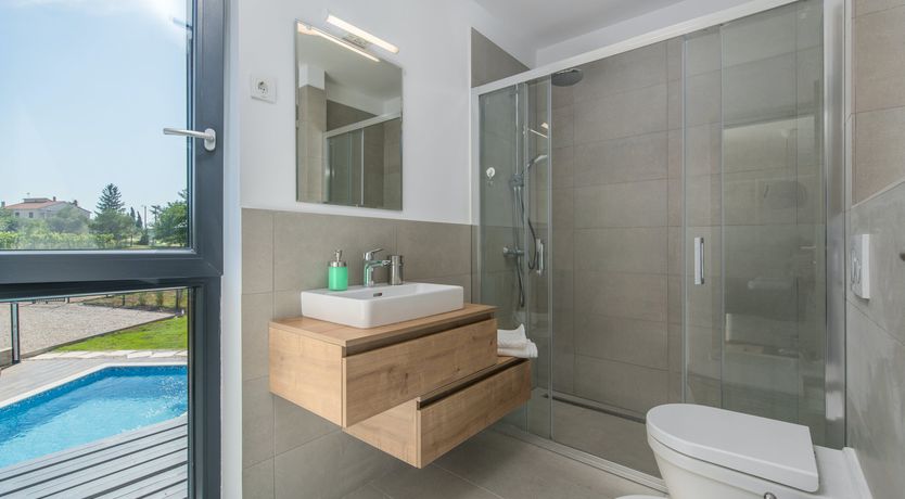 Photo of The Green Star