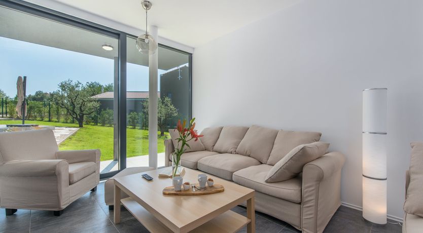 Photo of The Green Star