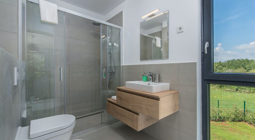 Photo of The Green Star