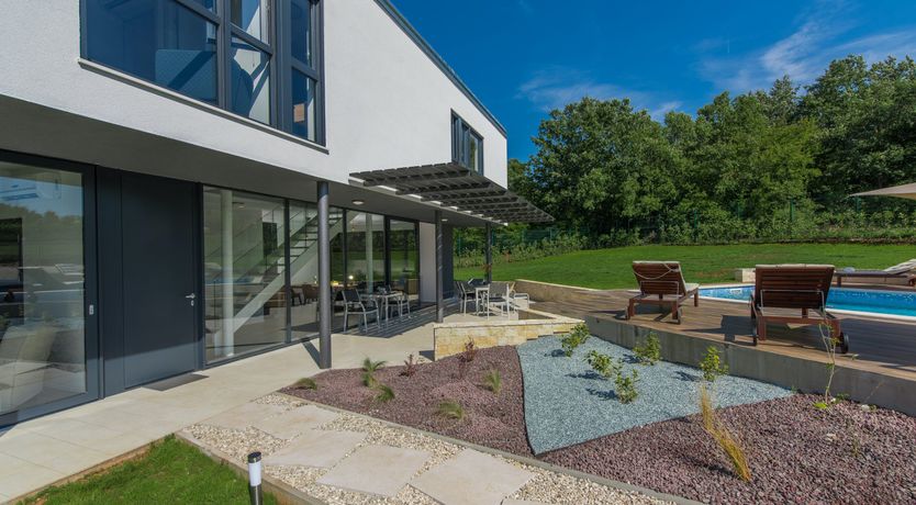 Photo of The Green Star