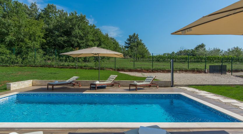 Photo of The Green Star