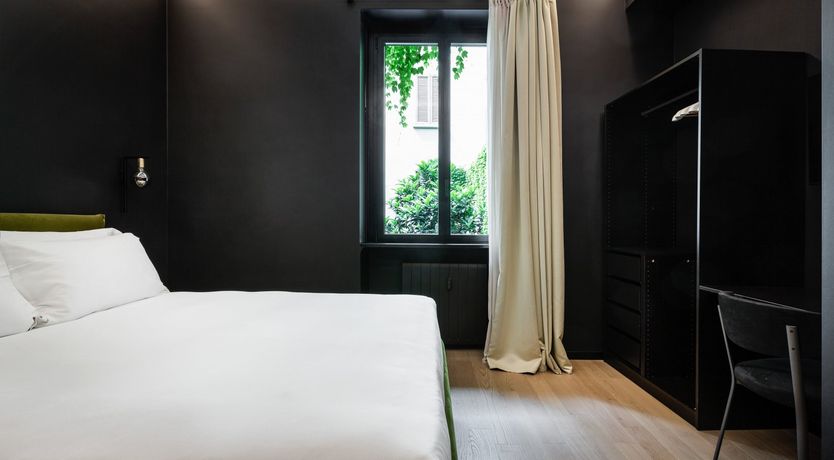 Photo of Piazza Rose