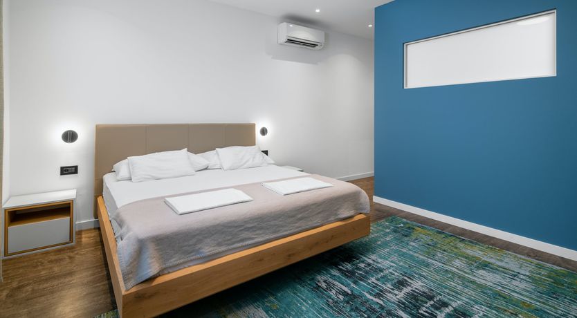 Photo of Dalmatian Gem