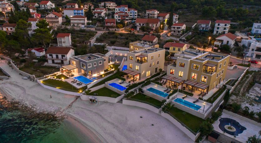 Photo of Dalmatian Gem