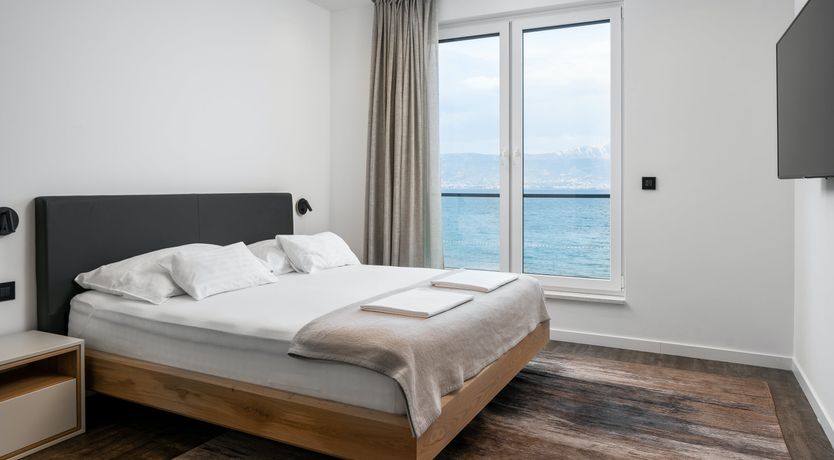 Photo of Dalmatian Gem