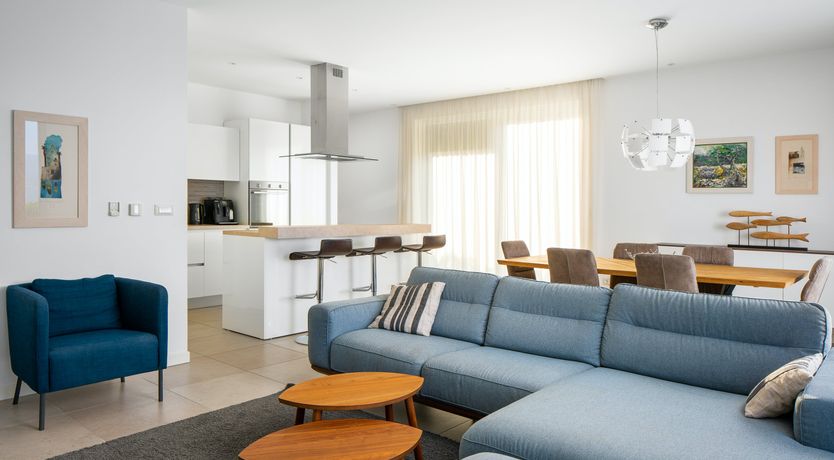 Photo of Dalmatian Gem