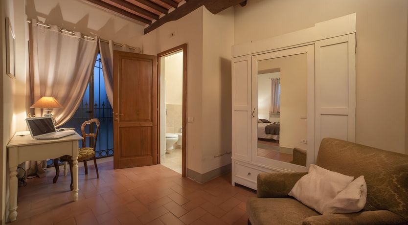 Photo of Tuscan Muse