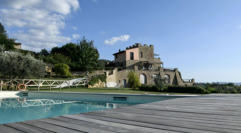 Photo of The Lago Sky