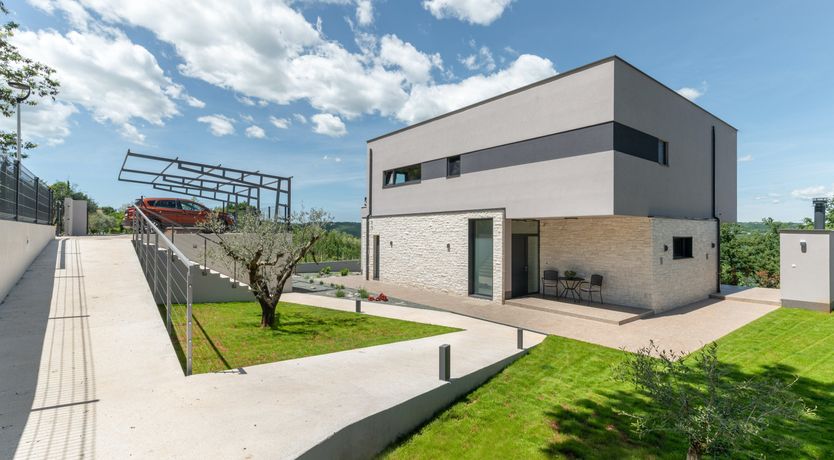 Photo of Promenade on the Shore