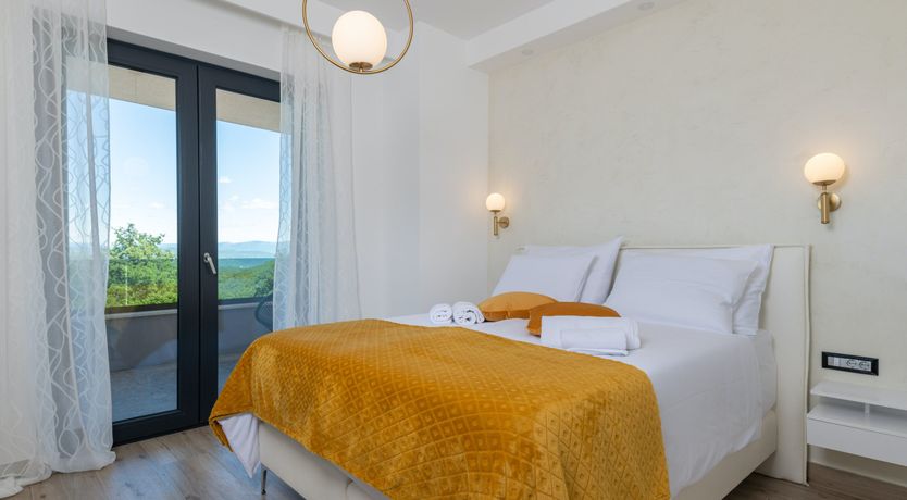 Photo of Promenade on the Shore