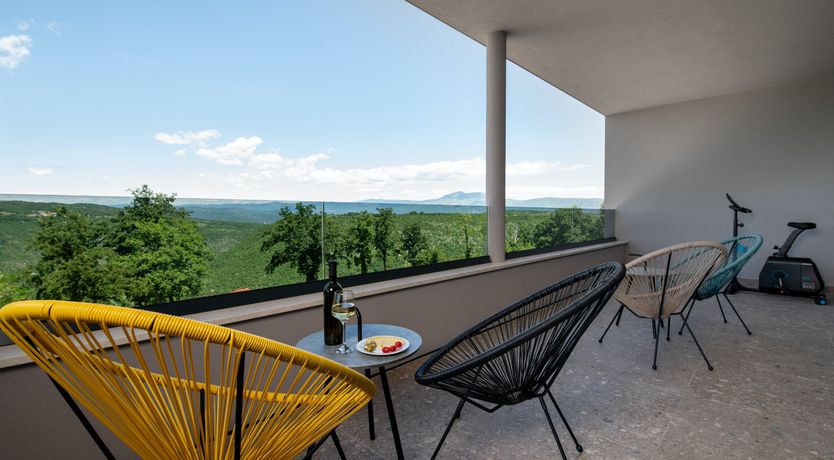 Photo of Promenade on the Shore