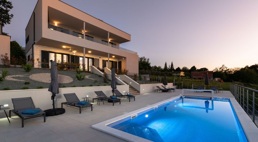 Photo of Promenade on the Shore