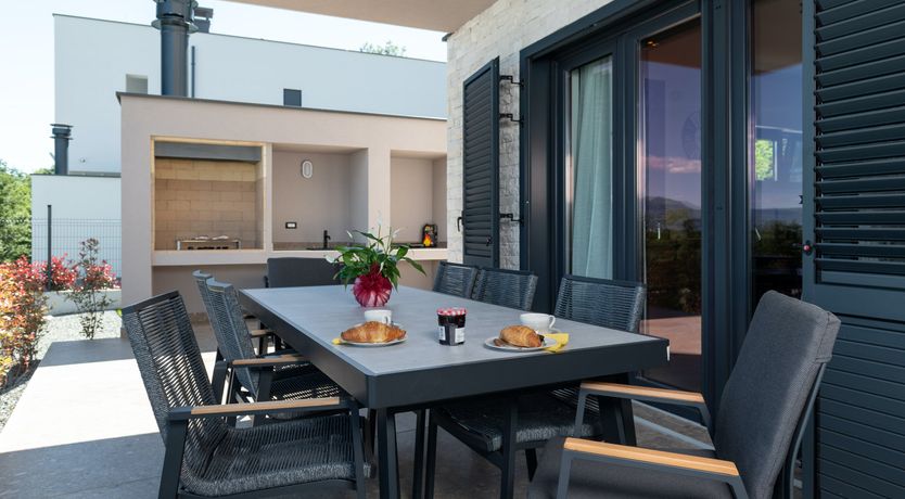 Photo of Promenade on the Shore