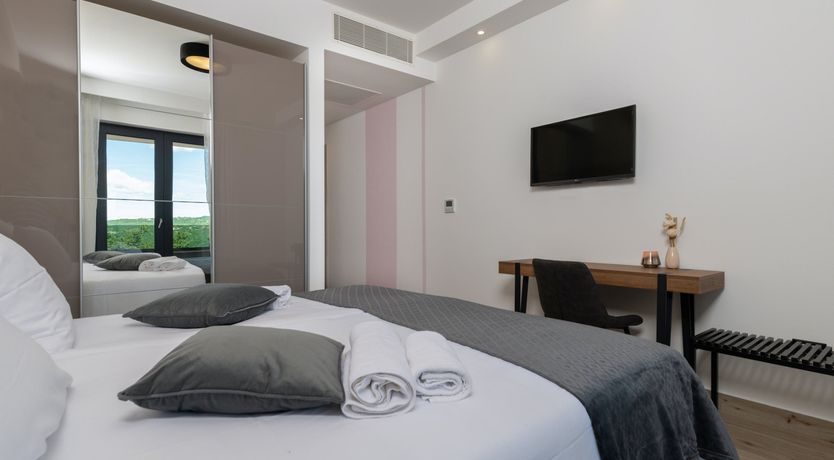 Photo of Promenade on the Shore