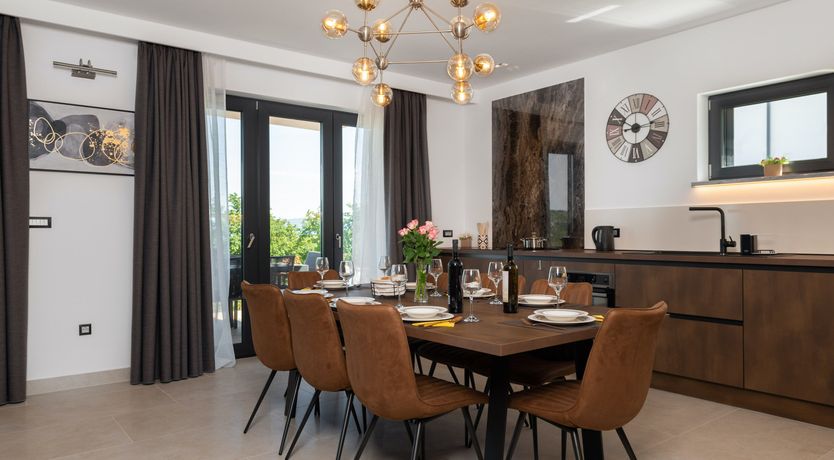 Photo of Promenade on the Shore