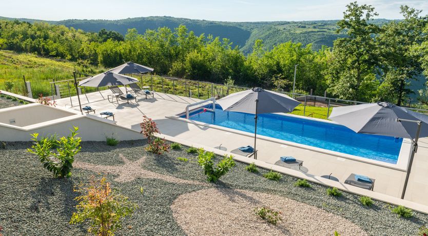 Photo of Promenade on the Shore
