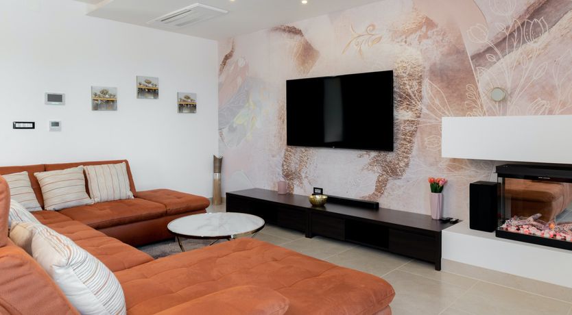 Photo of Promenade on the Shore