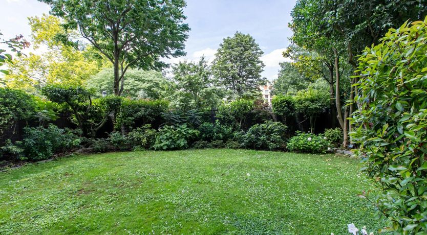 Photo of Elysées Gardens