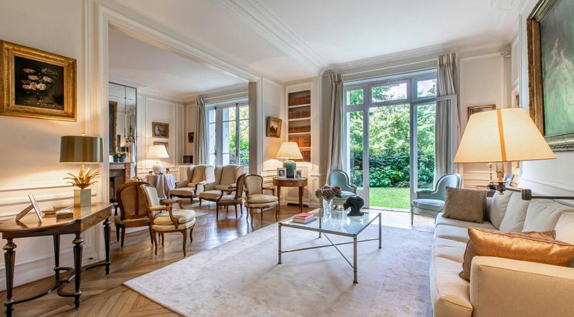 Photo of Elysées Gardens