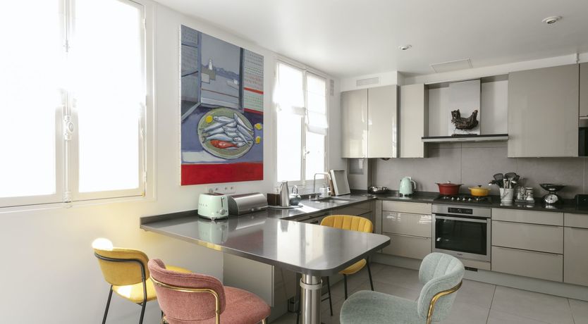 Photo of Parisian Teal