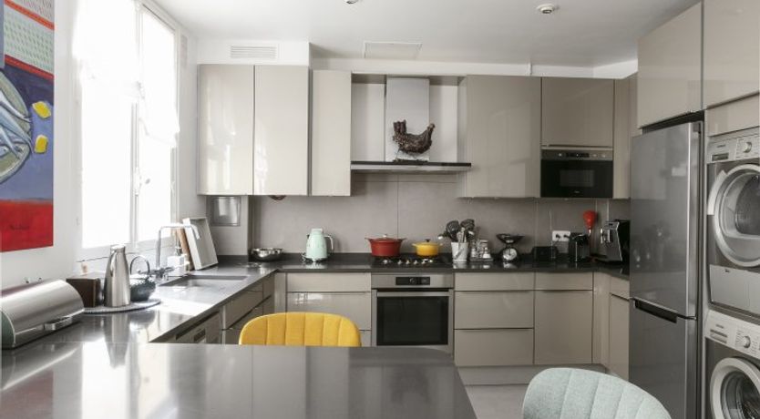 Photo of Parisian Teal