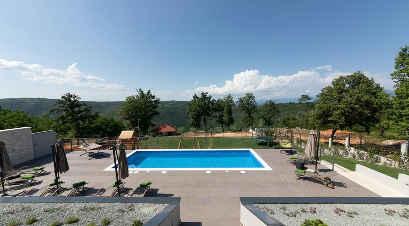 Photo of Lovely Labin