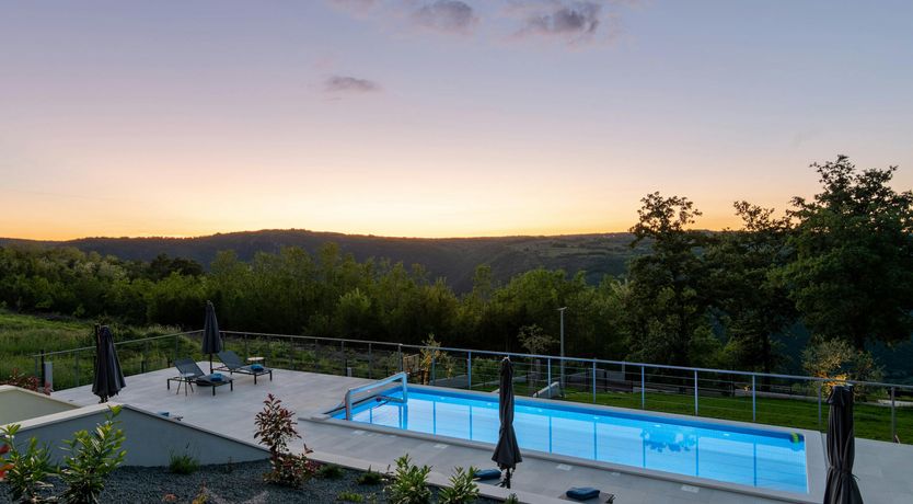 Photo of Lovely Labin