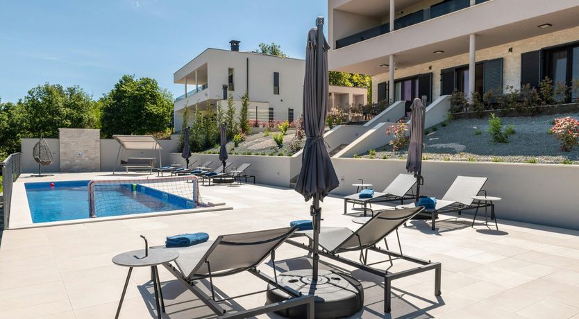 Photo of Lovely Labin