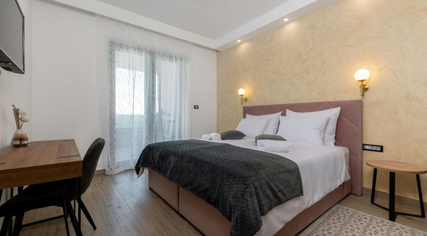 Photo of Lovely Labin