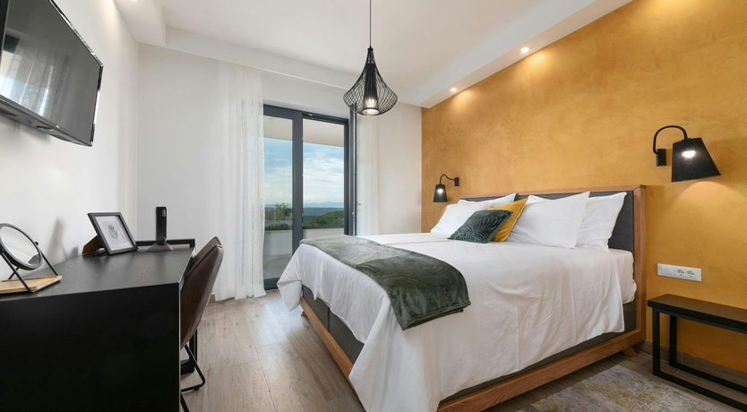 Photo of Lovely Labin