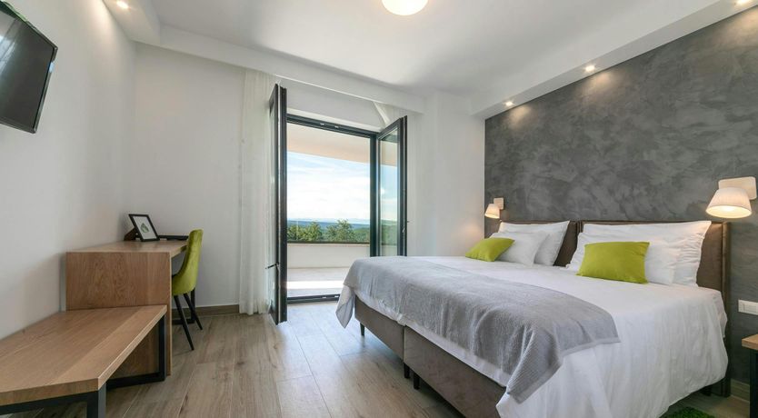 Photo of Lovely Labin