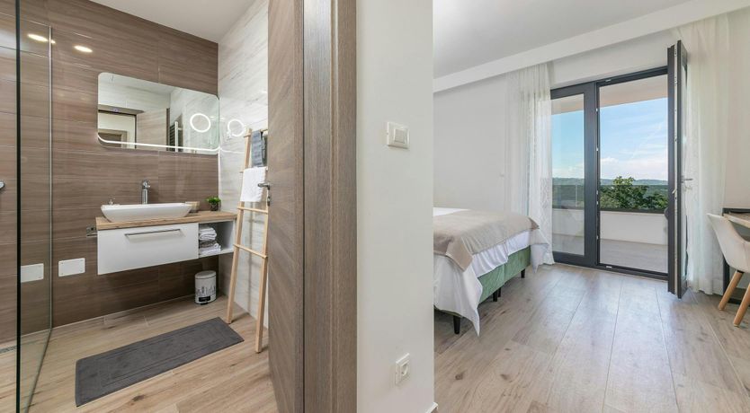 Photo of Lovely Labin