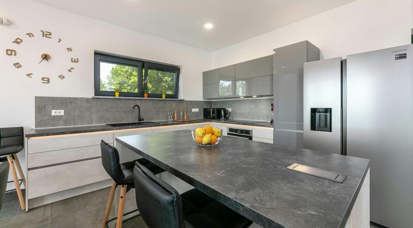 Photo of Lovely Labin