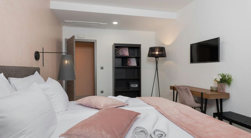 Photo of Lovely Labin